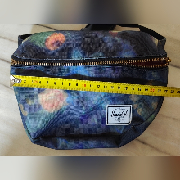 Herschel Supply Hip Pack Fannypack - Picture 4 of 7